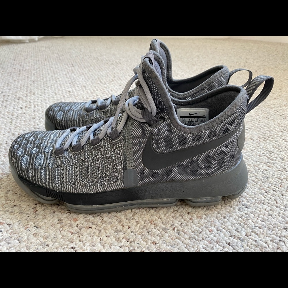 KD9s, Greyed out edition, size 8.5